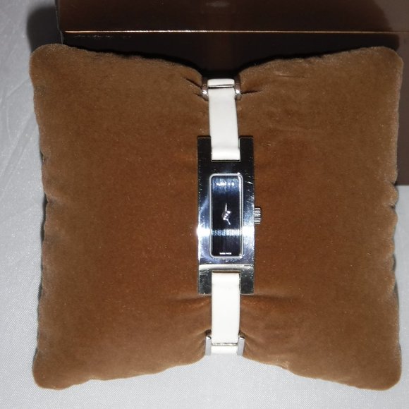 Gucci Accessories - Vintage GUCCI 3900L Black Dial White Leather Watch